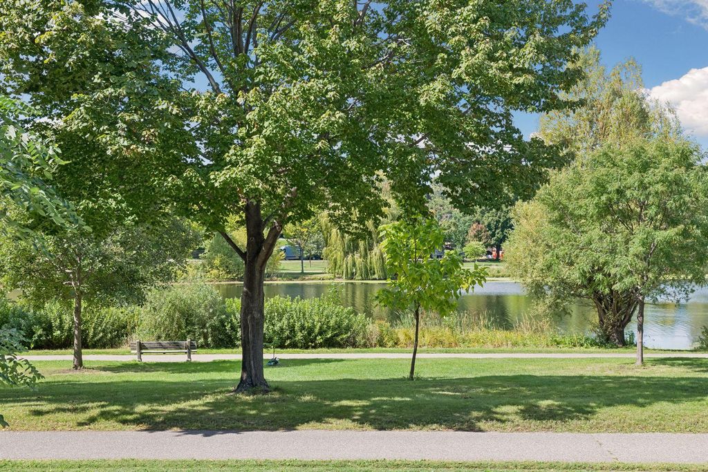 2409 E Lake Of The Isles Parkway, Minneapolis, MN 55405 — photo 4
