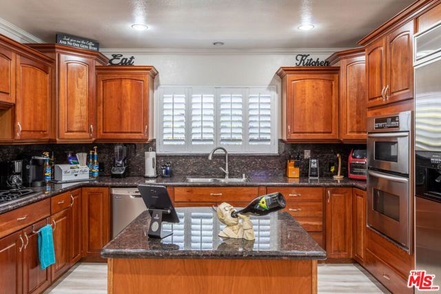 5912 S Halm Avenue, Los Angeles, CA 90056