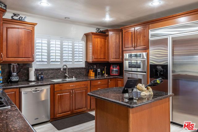 5912 S Halm Avenue, Los Angeles, CA 90056