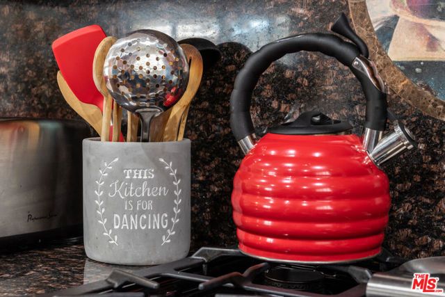 5912 S Halm Avenue, Los Angeles, CA 90056