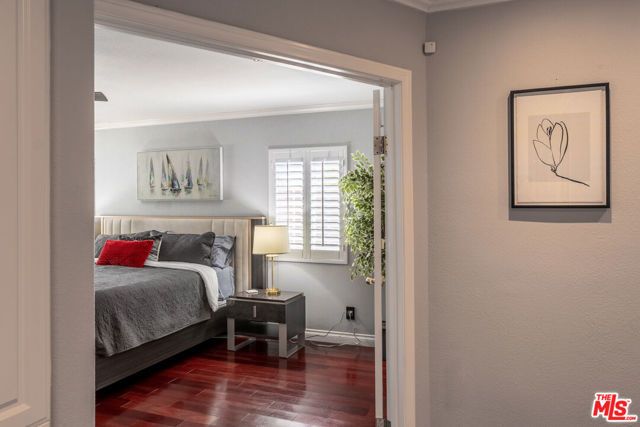 5912 S Halm Avenue, Los Angeles, CA 90056