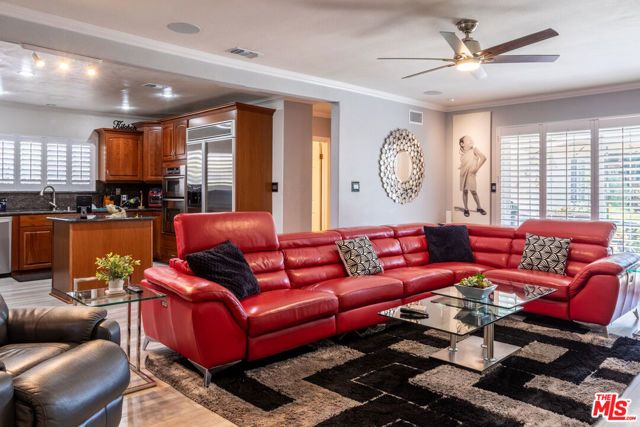 5912 S Halm Avenue, Los Angeles, CA 90056