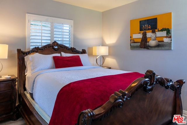 5912 S Halm Avenue, Los Angeles, CA 90056