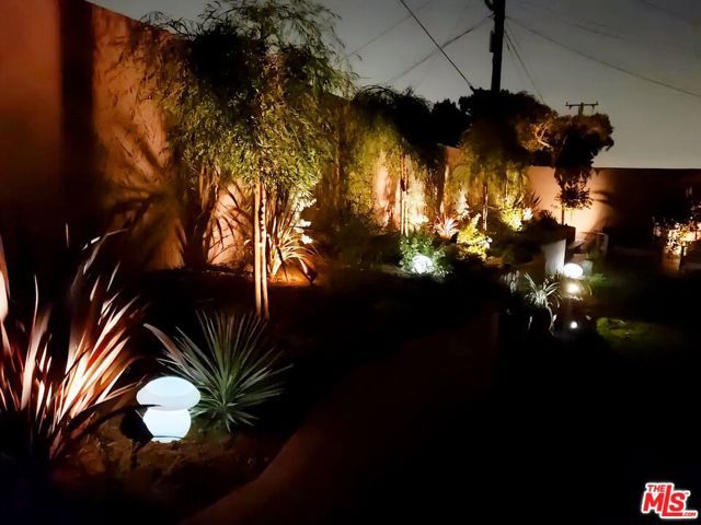 5912 S Halm Avenue, Los Angeles, CA 90056