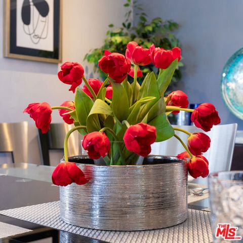 5912 S Halm Avenue, Los Angeles, CA 90056