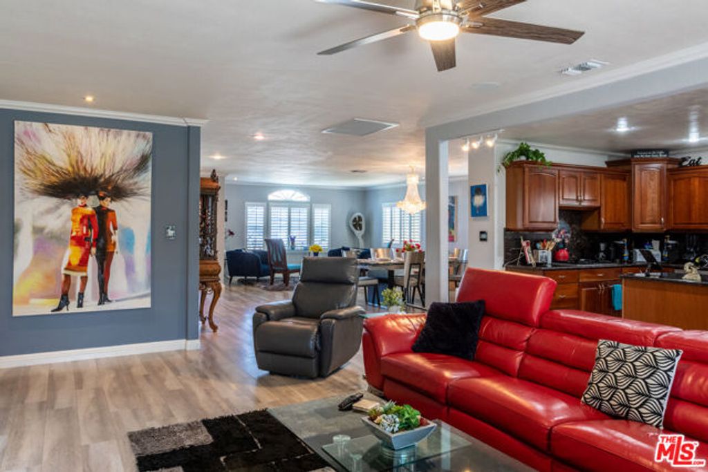 5912 S Halm Avenue, Los Angeles, CA 90056