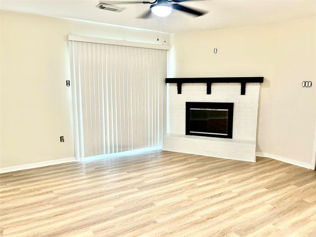 1516 Bay Area Boulevard P20, Houston, TX 77058