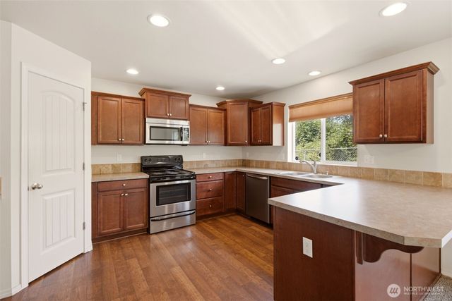 22217 Military Rd S, Seatac, WA 98198
