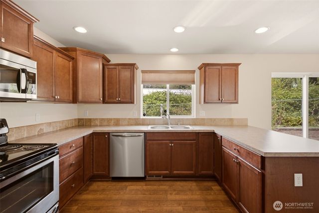 22217 Military Rd S, Seatac, WA 98198