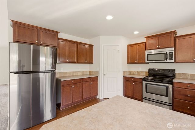 22217 Military Rd S, Seatac, WA 98198
