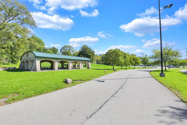 2669 Nottingham Road, Columbus, OH 43221