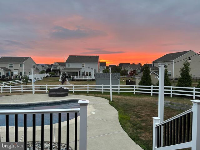 75 WINDOVER DR, Gilbertsville, PA 19525