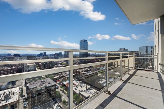 737 W Washington Boulevard 2210, Chicago, IL 60661