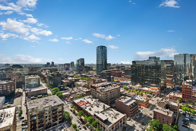 737 W Washington Boulevard 2210, Chicago, IL 60661