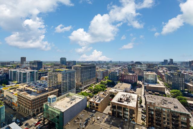 737 W Washington Boulevard 2210, Chicago, IL 60661
