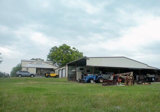 6007 Fm 3233, La Grange, TX 78945