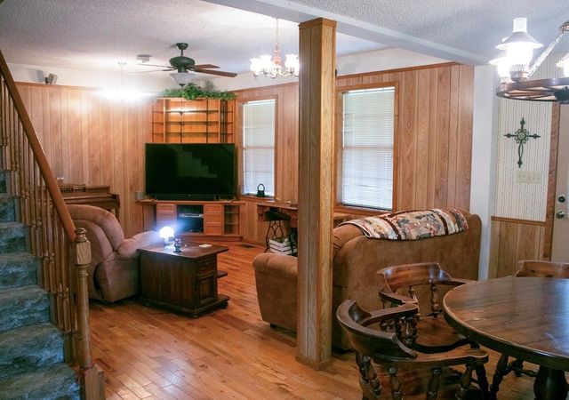 6007 Fm 3233, La Grange, TX 78945
