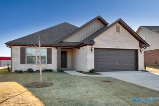 213 Shubert Drive, Hazel Green, AL 35750