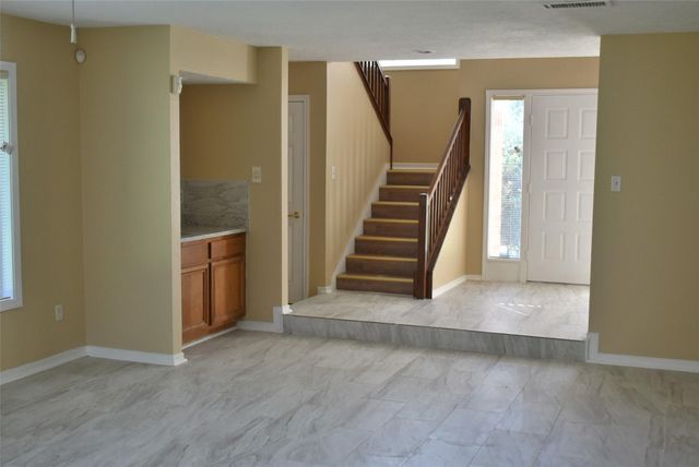 2930 Colony Drive, Sugar Land, TX 77479