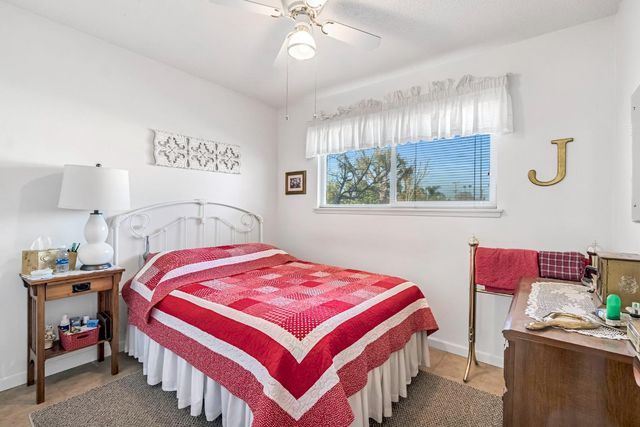 2515 W Lansing Way, Fresno, CA 93705