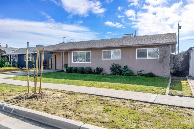 2515 W Lansing Way, Fresno, CA 93705
