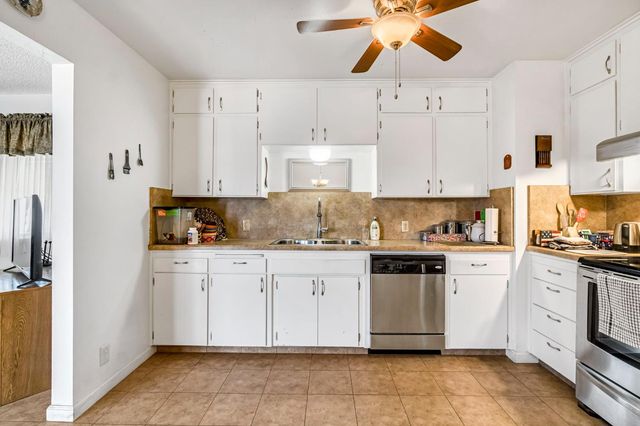 2515 W Lansing Way, Fresno, CA 93705