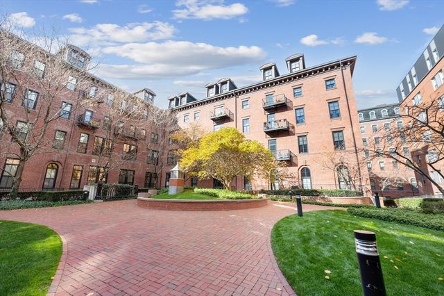 21 Father Francis Gilday 309, Boston, MA 02118