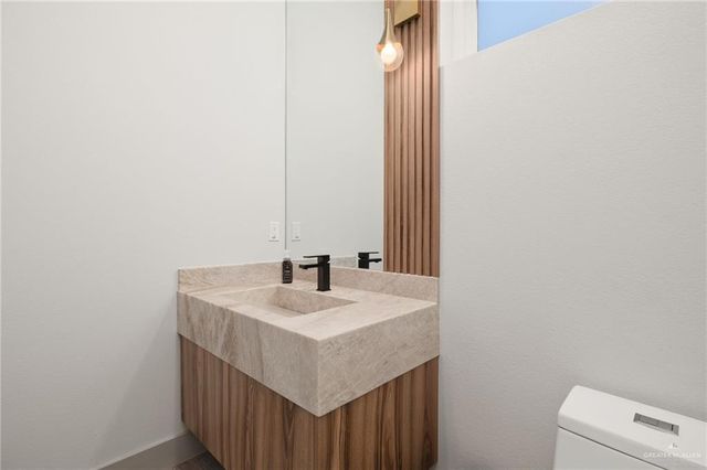 1700 S Ongar Lane, Edinburg, TX 78539