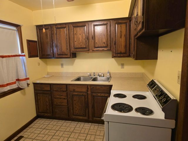 824 High Street, Hobart, IN 46342