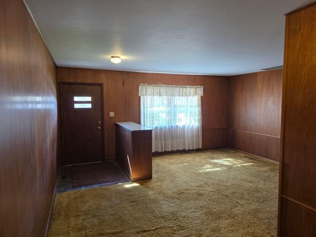 824 High Street, Hobart, IN 46342