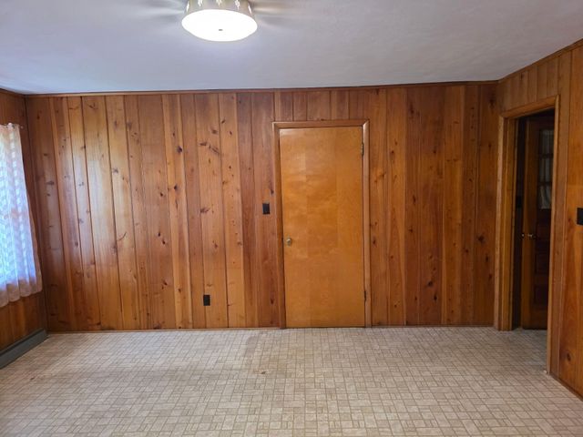 824 High Street, Hobart, IN 46342