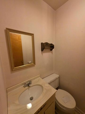 824 High Street, Hobart, IN 46342