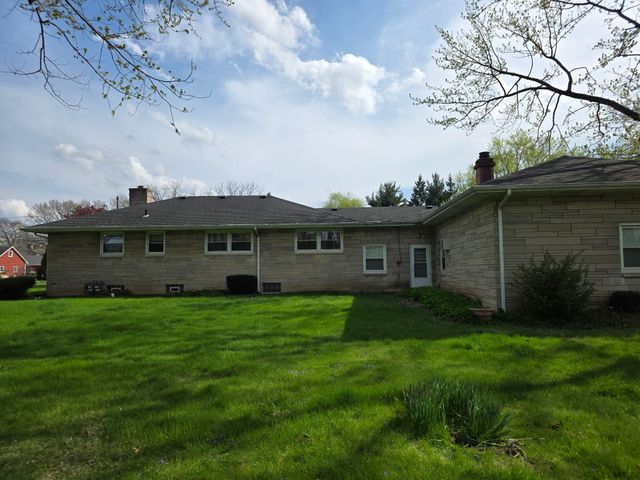 824 High Street, Hobart, IN 46342