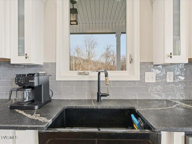 5017 Serenity Drive, Mooresburg, TN 37811