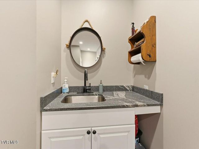 5017 Serenity Drive, Mooresburg, TN 37811