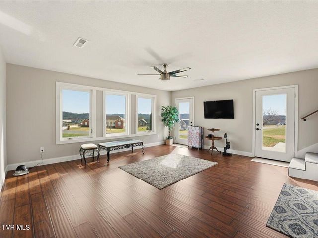 5017 Serenity Drive, Mooresburg, TN 37811