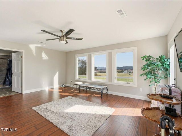 5017 Serenity Drive, Mooresburg, TN 37811