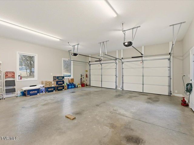 5017 Serenity Drive, Mooresburg, TN 37811