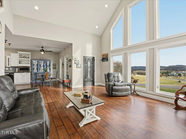 5017 Serenity Drive, Mooresburg, TN 37811