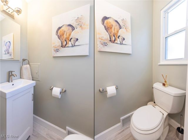 2783 Hampton Road, Rocky River, OH 44116