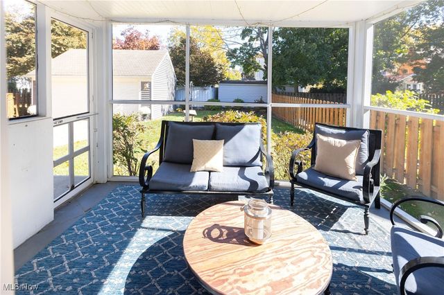 2783 Hampton Road, Rocky River, OH 44116