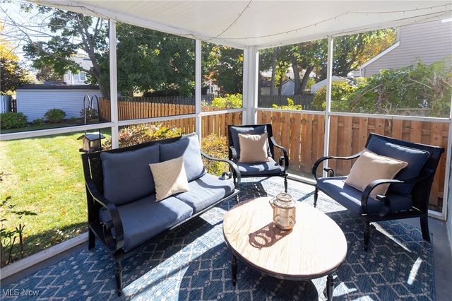 2783 Hampton Road, Rocky River, OH 44116