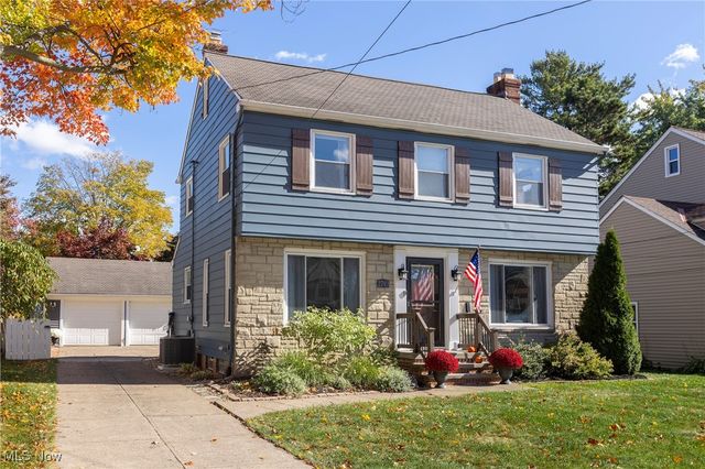 2783 Hampton Road, Rocky River, OH 44116