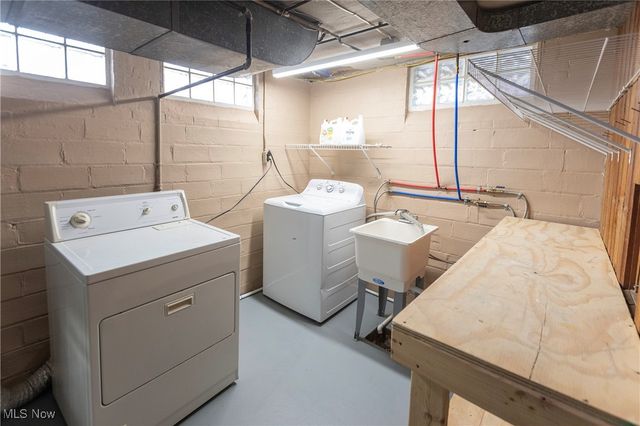 2783 Hampton Road, Rocky River, OH 44116