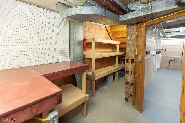 2783 Hampton Road, Rocky River, OH 44116