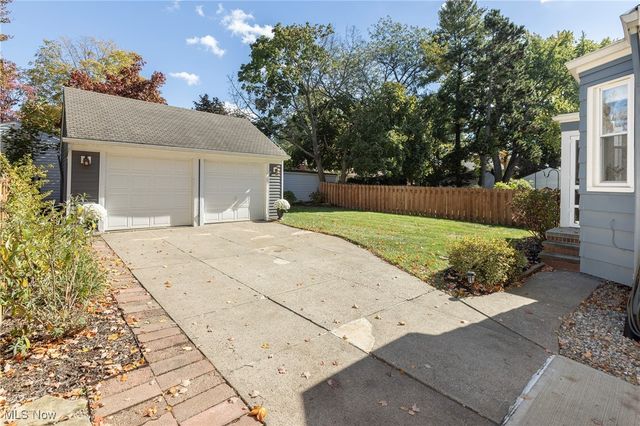 2783 Hampton Road, Rocky River, OH 44116