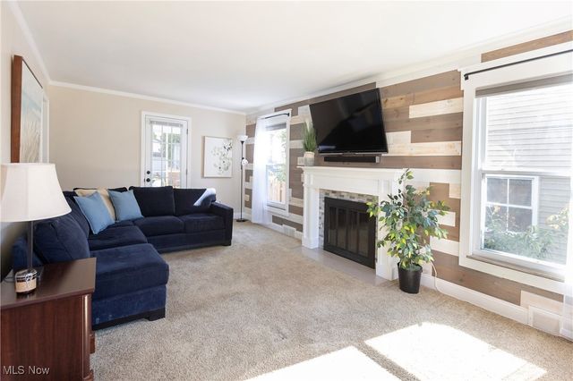 2783 Hampton Road, Rocky River, OH 44116