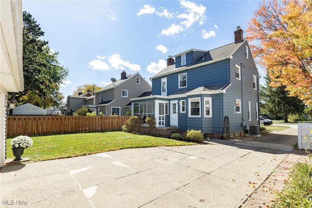 2783 Hampton Road, Rocky River, OH 44116