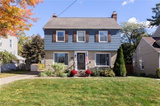 2783 Hampton Road, Rocky River, OH 44116