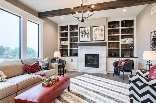 18620 Reinhardt Street, Overland Park, KS 66085